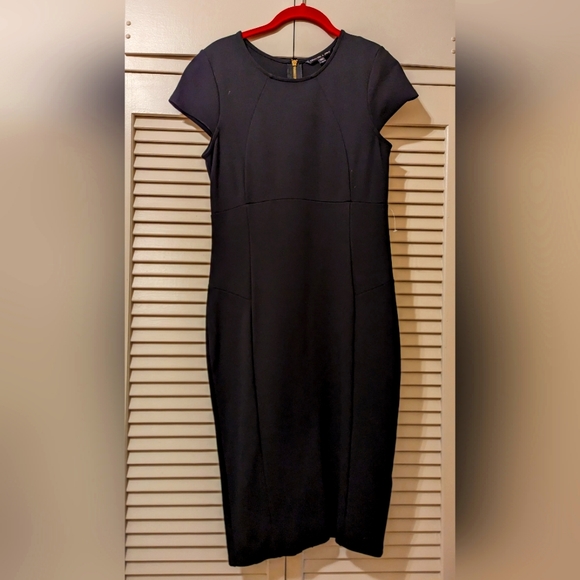 black dress with gold zipper down the back Calvin Klein Women's Shift Dress W/Gold Hardware, Black, 2 at Amazon  Women's Clothing store